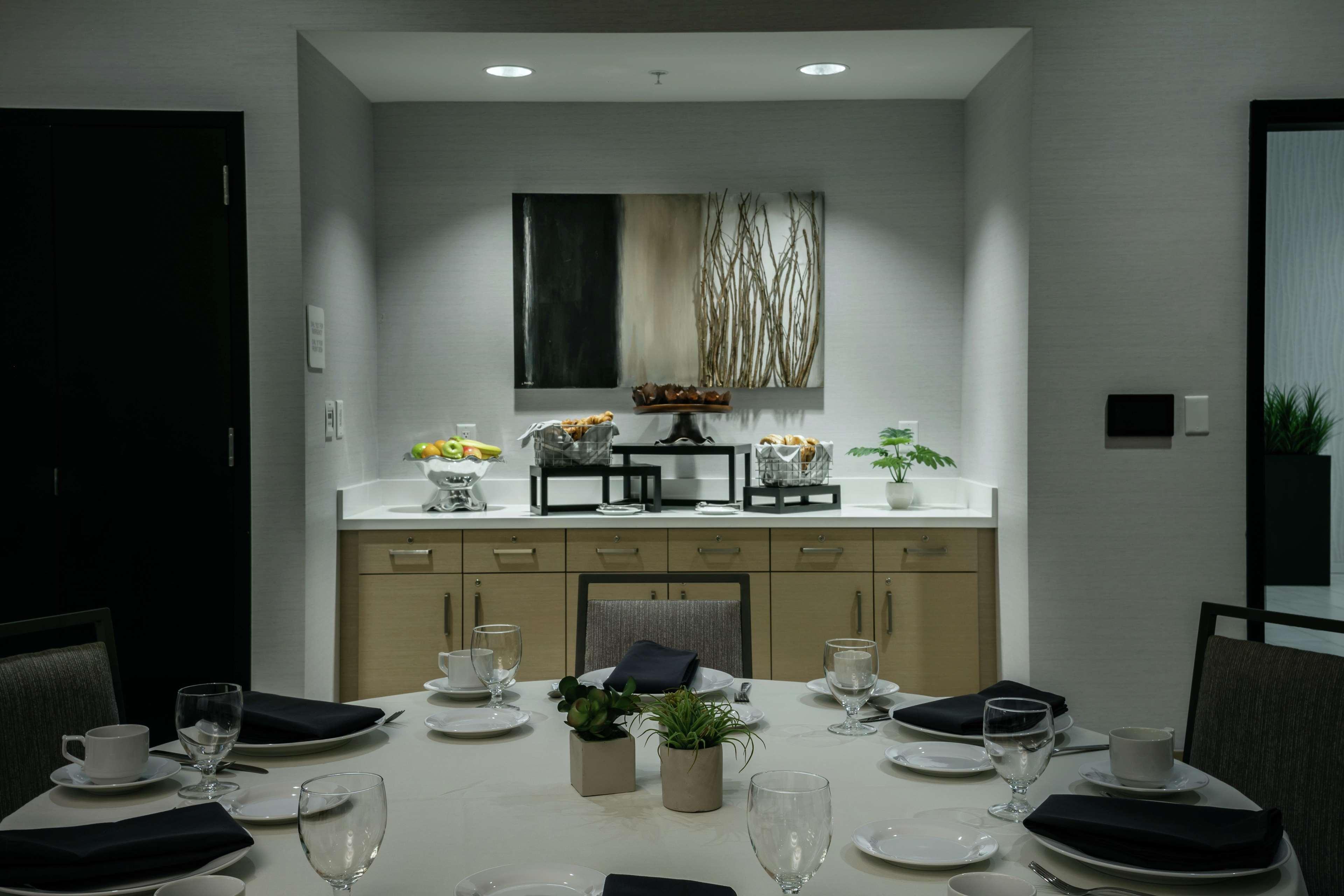 Hilton Garden Inn Seattle Bellevue Downtown, Wa מראה חיצוני תמונה
