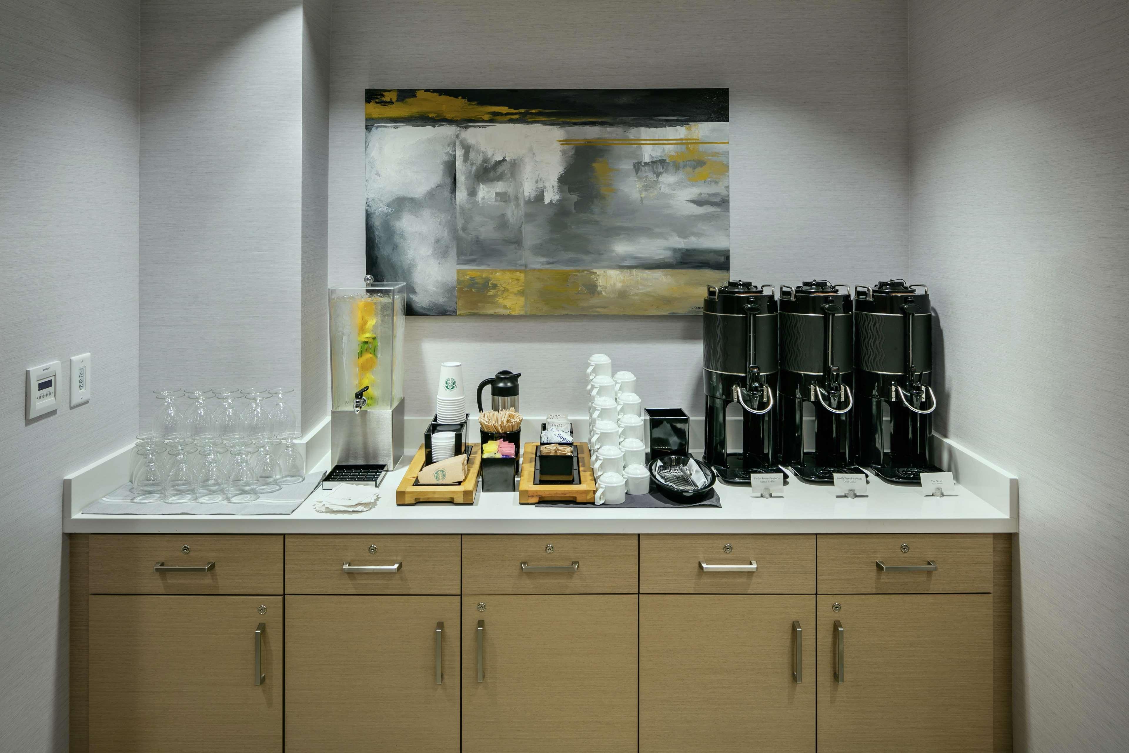 Hilton Garden Inn Seattle Bellevue Downtown, Wa מראה חיצוני תמונה