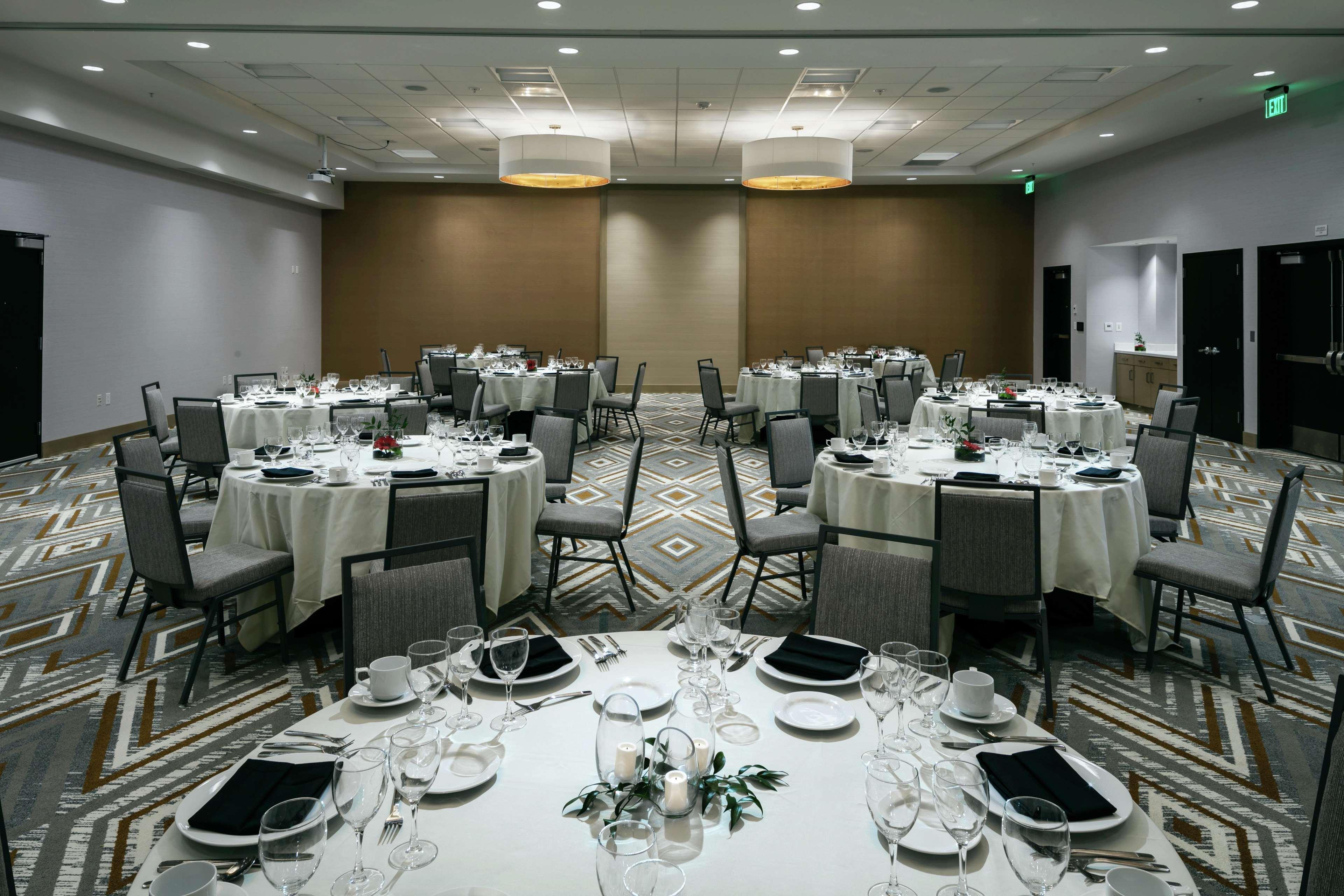 Hilton Garden Inn Seattle Bellevue Downtown, Wa מראה חיצוני תמונה