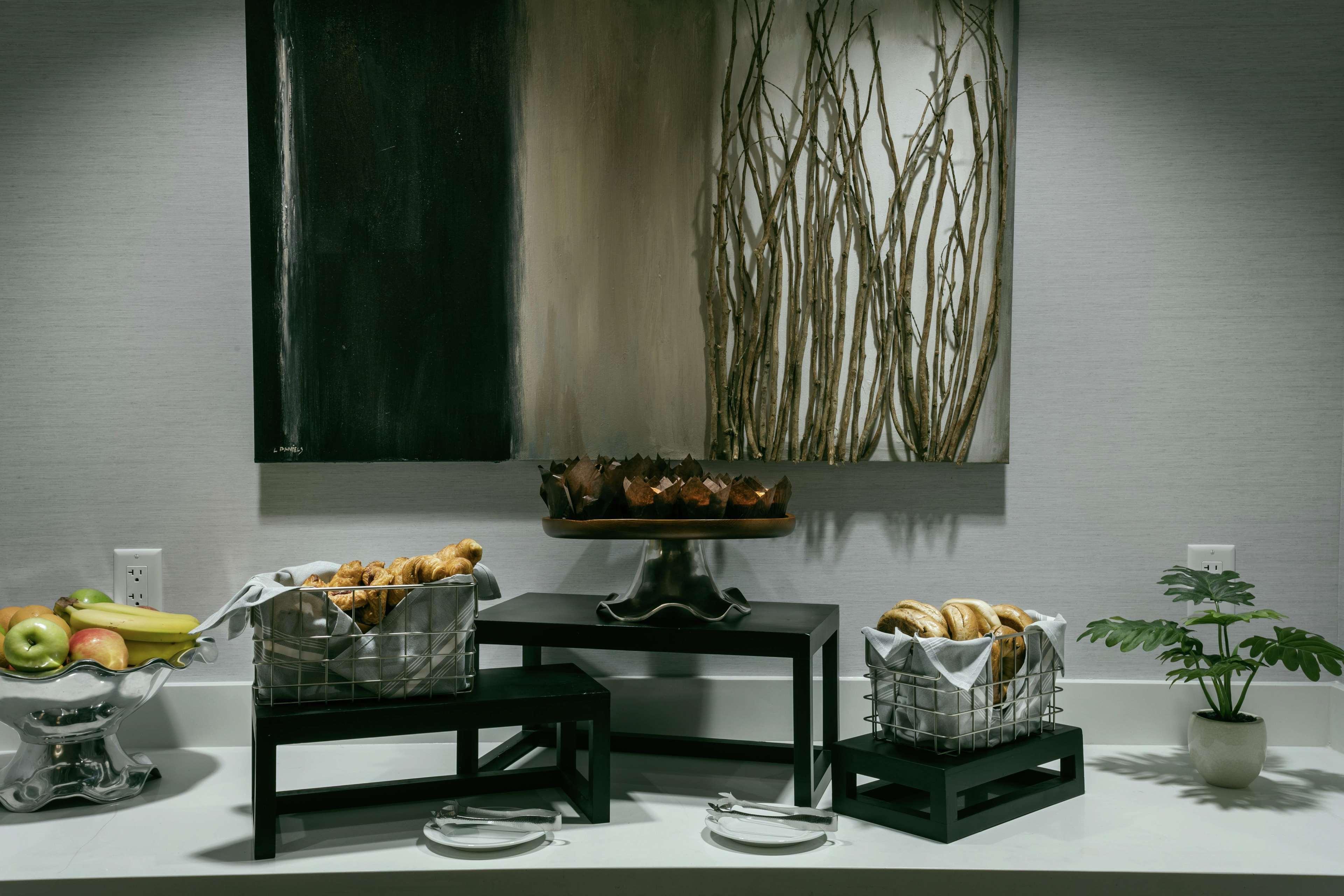 Hilton Garden Inn Seattle Bellevue Downtown, Wa מראה חיצוני תמונה