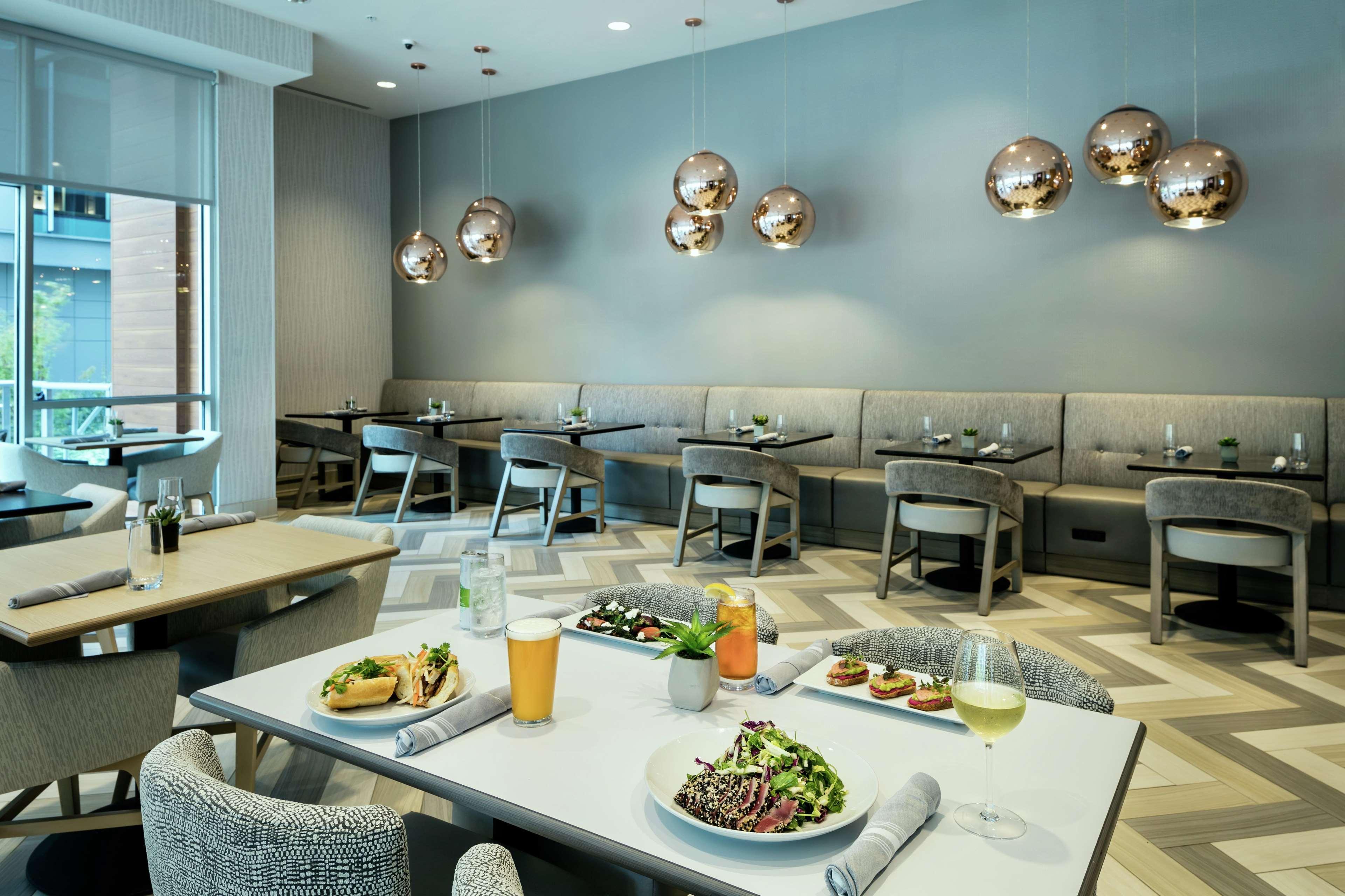 Hilton Garden Inn Seattle Bellevue Downtown, Wa מראה חיצוני תמונה