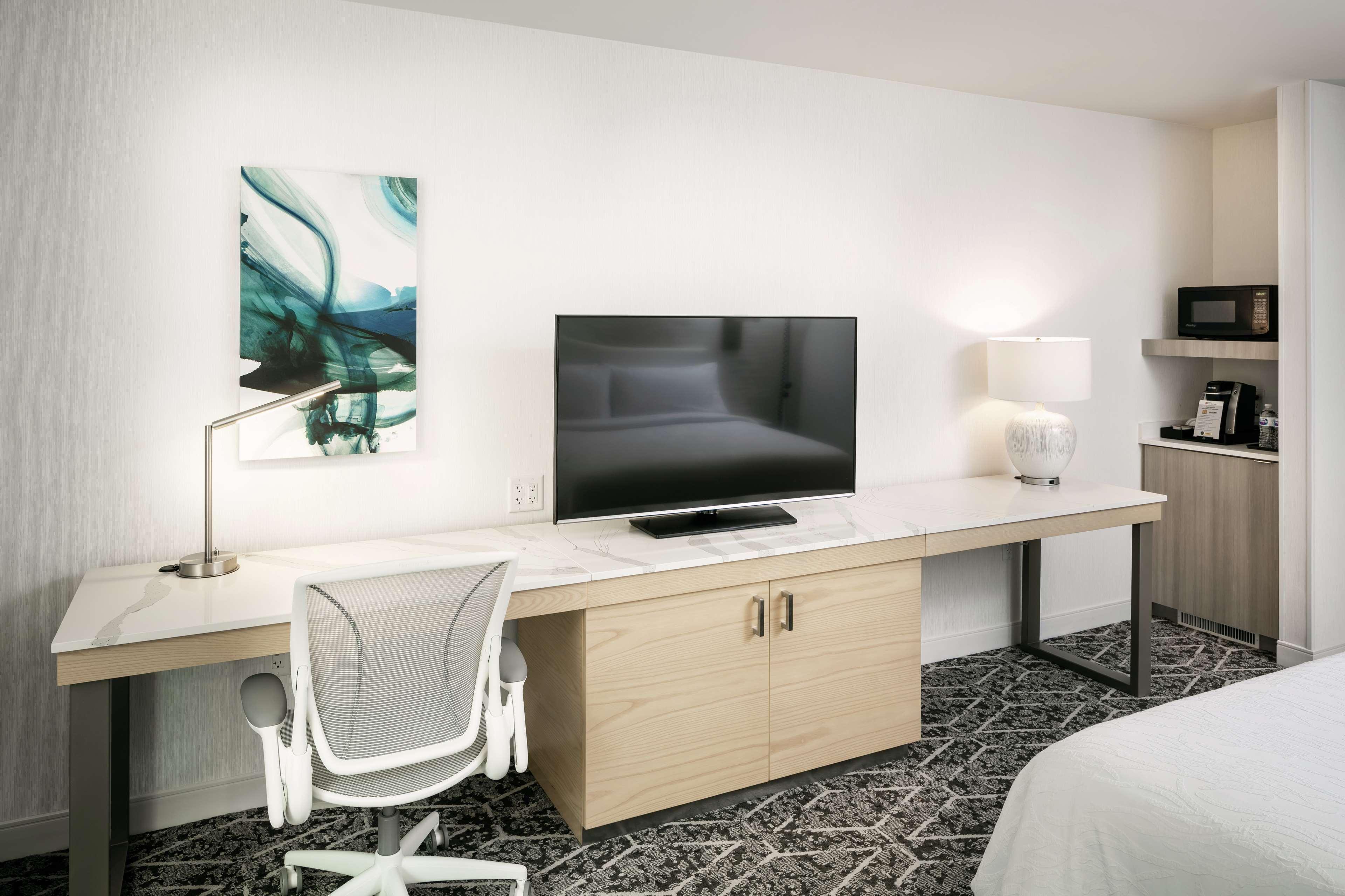 Hilton Garden Inn Seattle Bellevue Downtown, Wa מראה חיצוני תמונה
