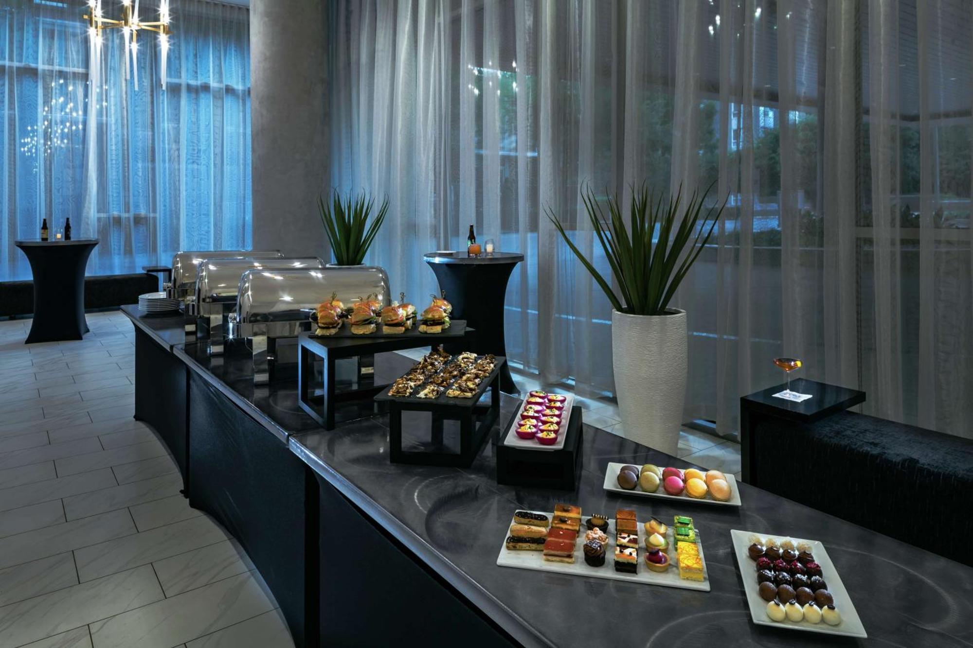 Hilton Garden Inn Seattle Bellevue Downtown, Wa מראה חיצוני תמונה