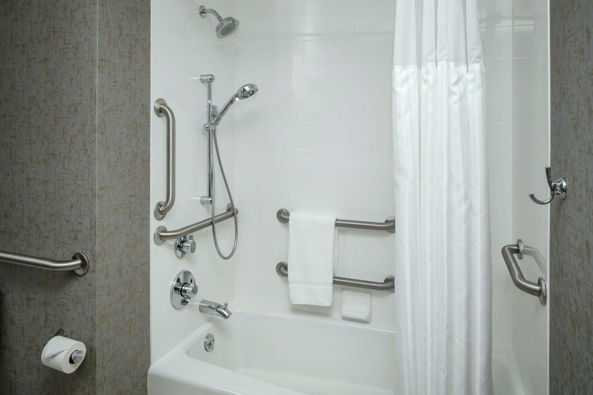 Hilton Garden Inn Seattle Bellevue Downtown, Wa מראה חיצוני תמונה