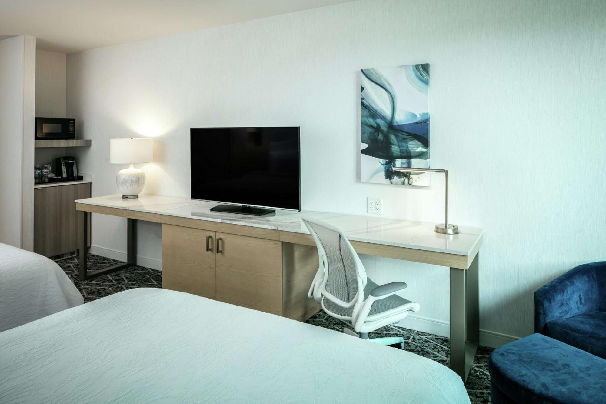 Hilton Garden Inn Seattle Bellevue Downtown, Wa מראה חיצוני תמונה