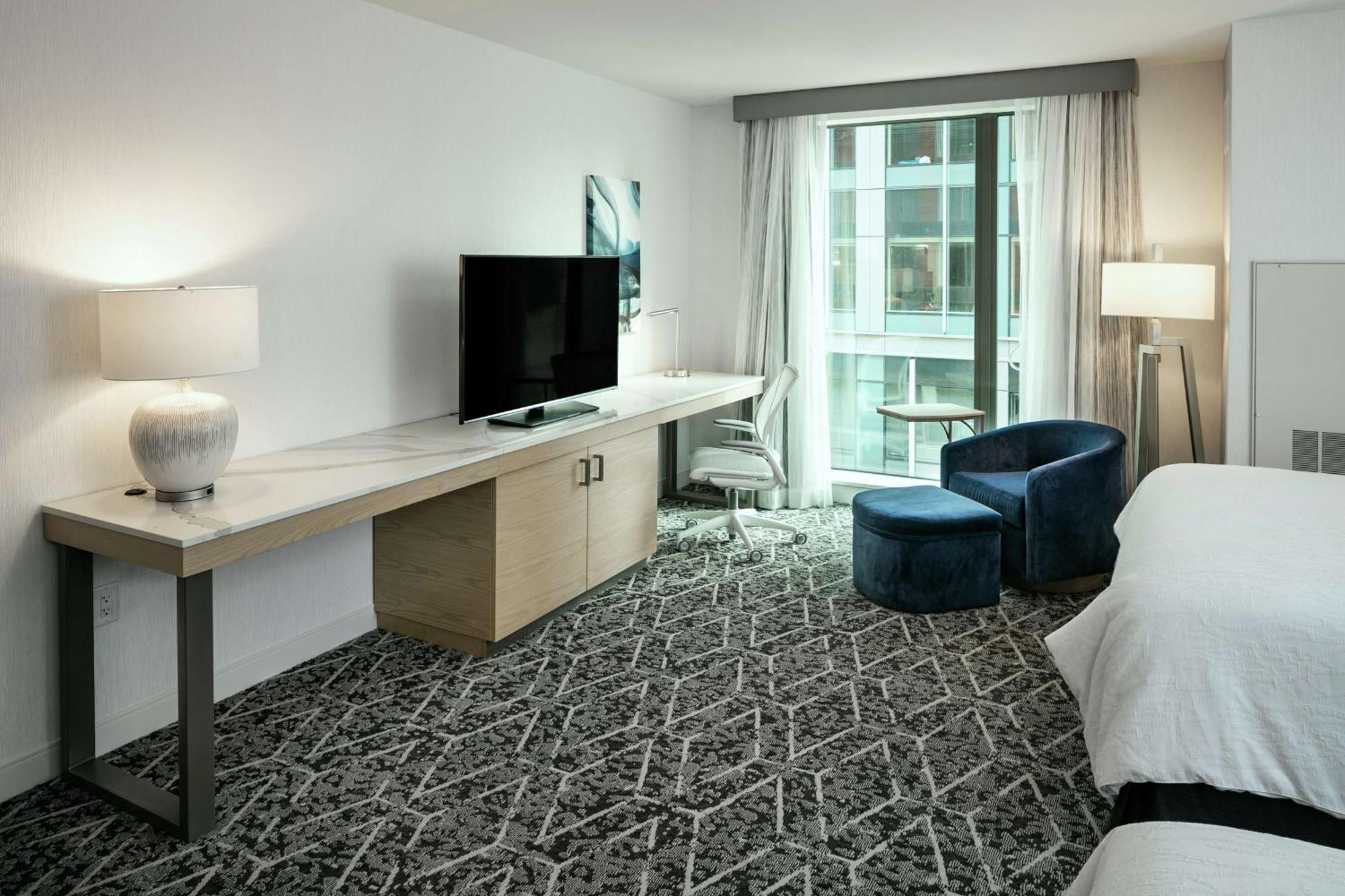 Hilton Garden Inn Seattle Bellevue Downtown, Wa מראה חיצוני תמונה
