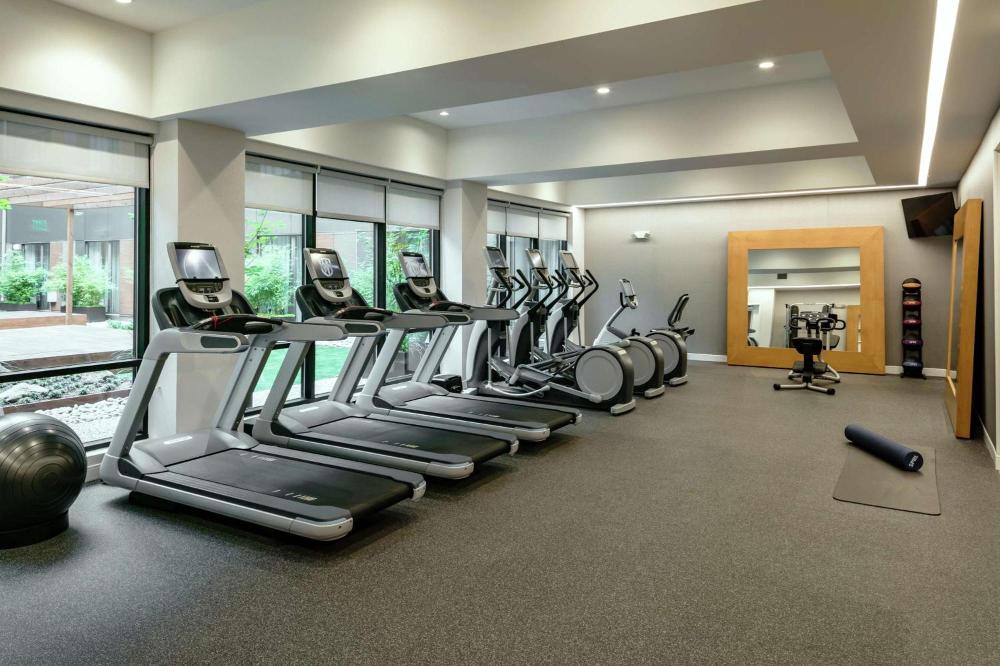 Hilton Garden Inn Seattle Bellevue Downtown, Wa מראה חיצוני תמונה