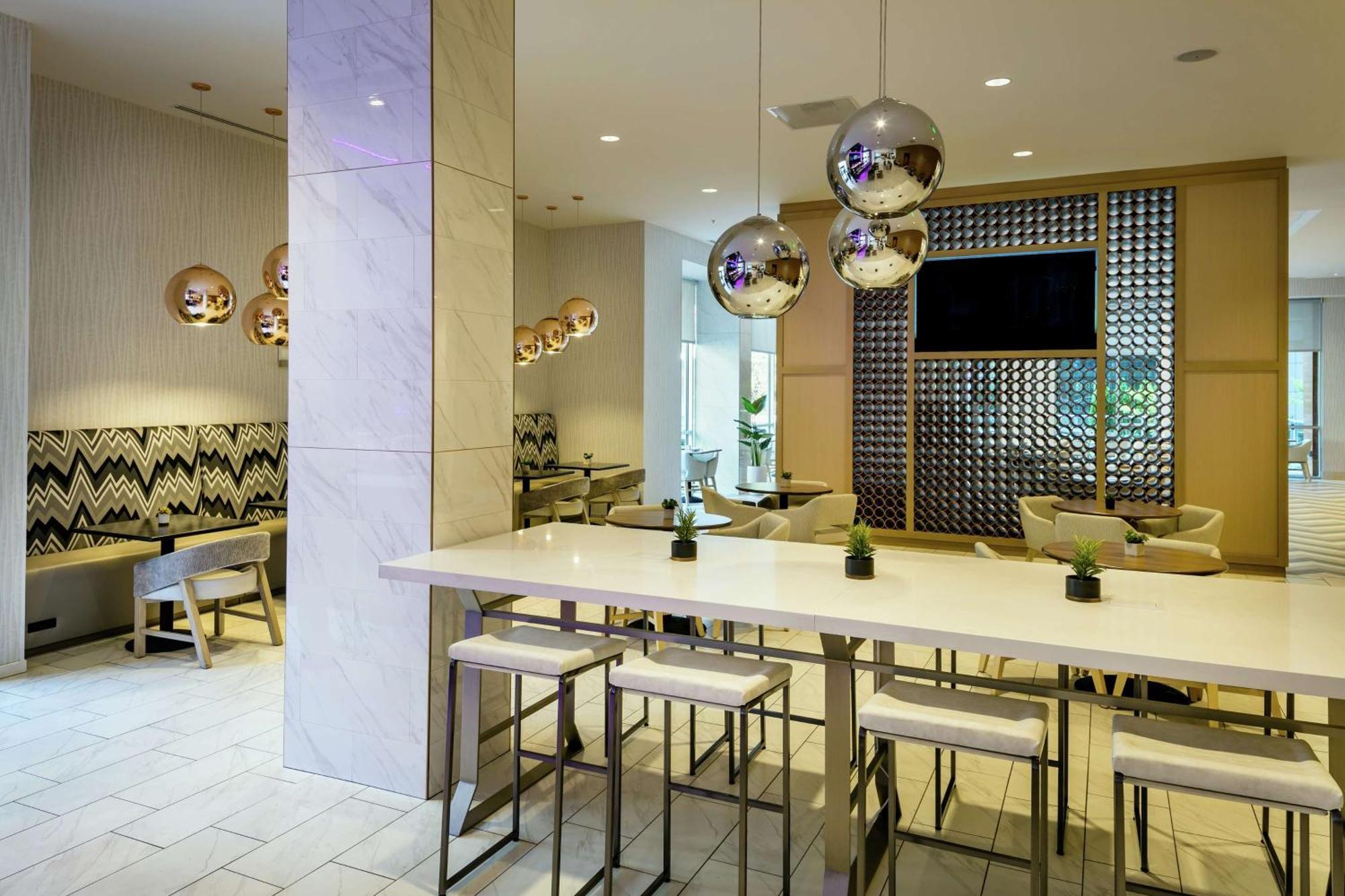 Hilton Garden Inn Seattle Bellevue Downtown, Wa מראה חיצוני תמונה